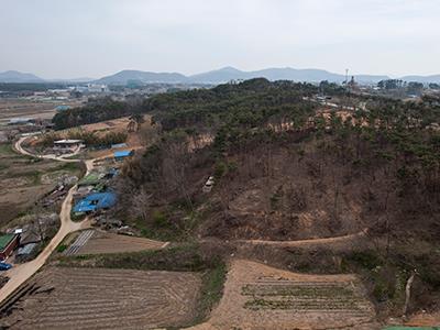 상홍리 산성 터 원경 썸네일 이미지